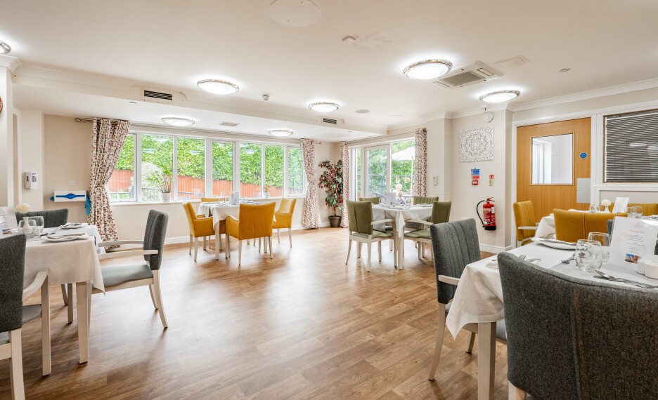 dining at branksome heights care home in bournemouth