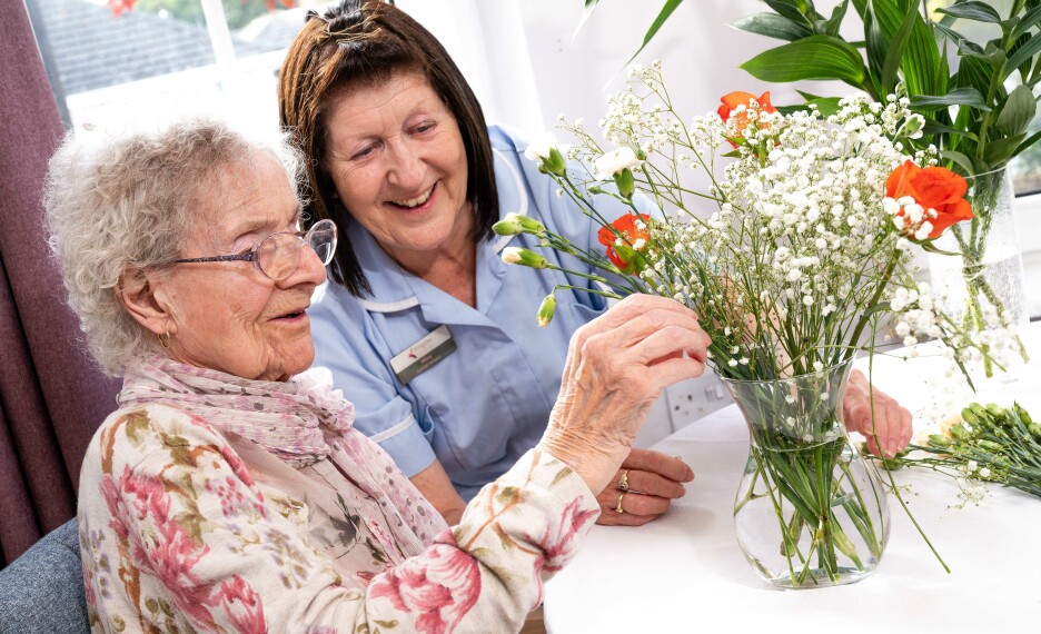 Our skilled activities team plans engaging and fun activities for our residents at Lilac Lodge